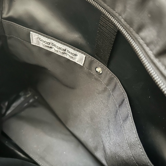 Comme Des Garcons CDG Logo Shoulder
Bag - Picture 6 of 6